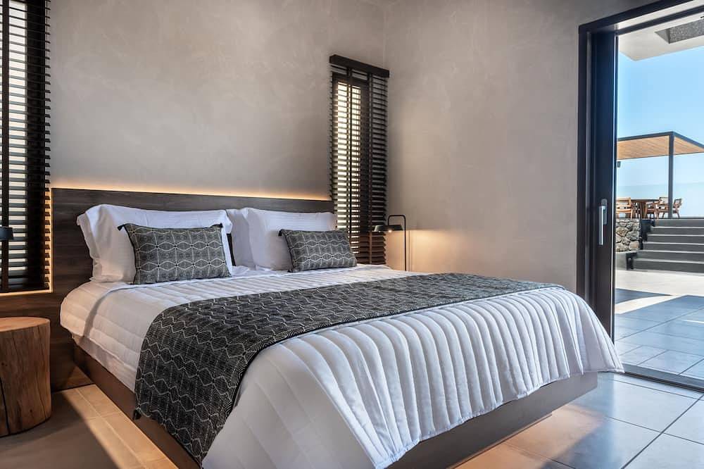 Superior Villa with Private Pool in Vourvoulos, Santorin