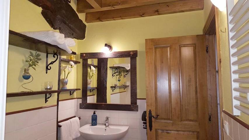 Casa rural para 6 personas, con terraza y vistas, Se admiten mascotas en Valle de Soba - 3