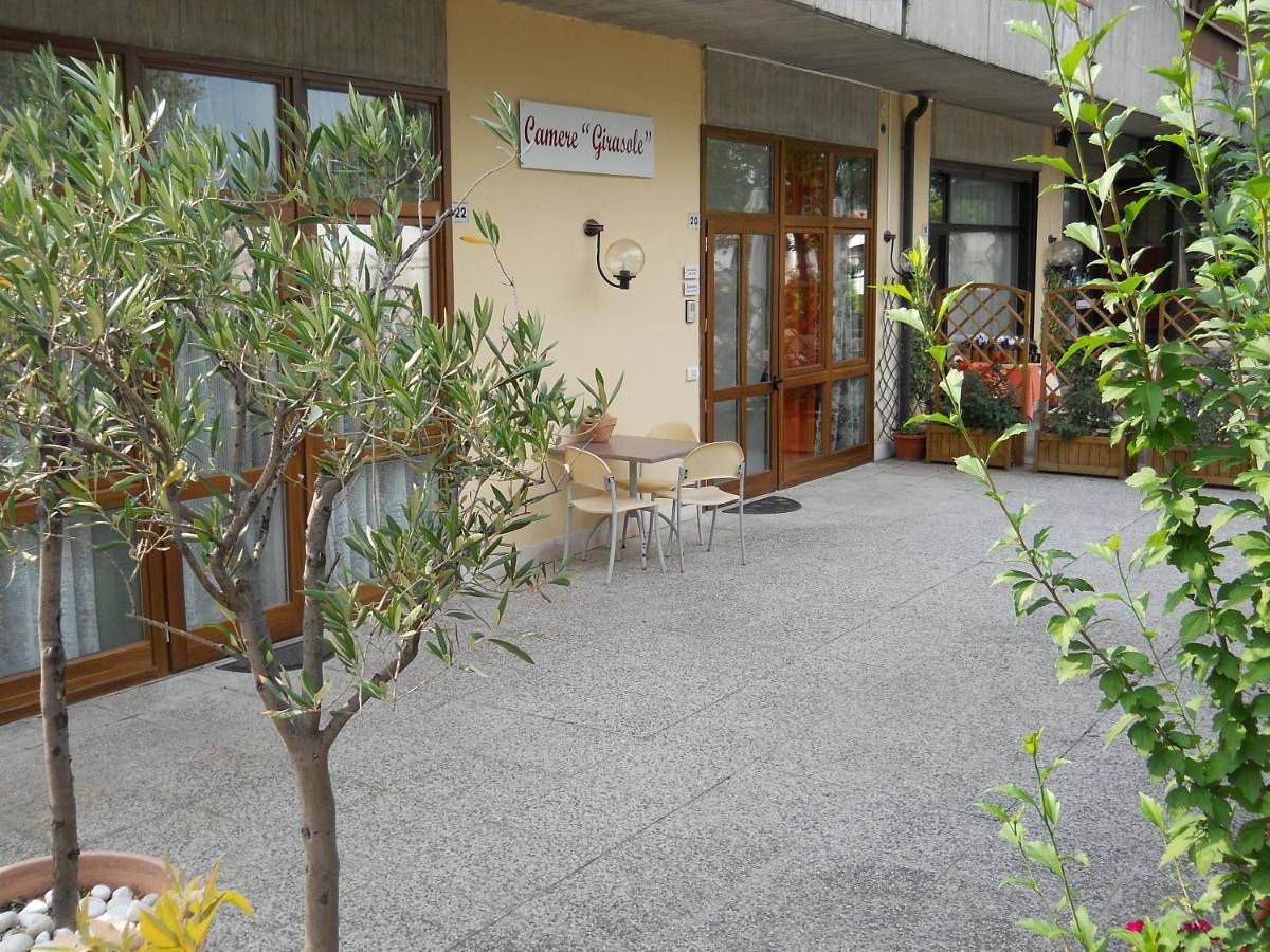 Camere Girasole in Lazise, Gardasee-Berge
