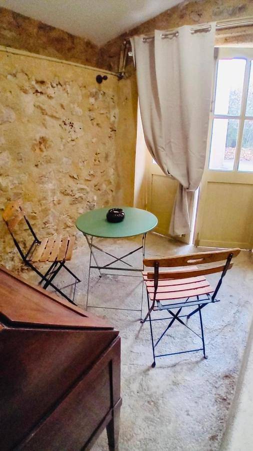 Gîte pour 2 personnes, avec terrasse à Tavernes - 4