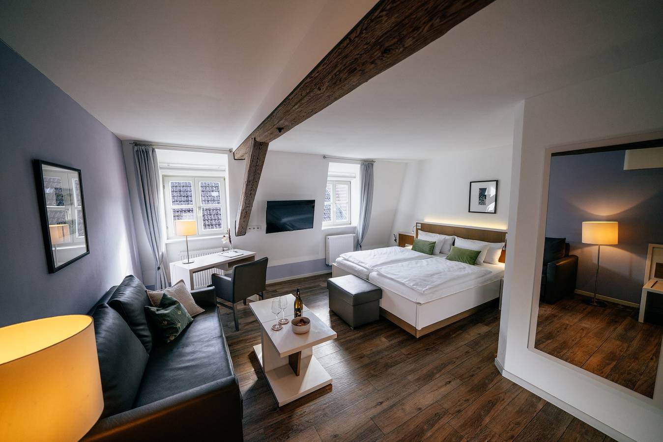 Weinbar & Gästehaus Himmelstoss - Großes Doppelzimmer in Dettelbach, Fränkisches Weinland