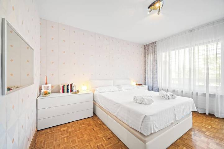 Entire apartment, Taverney | Spacious, bright apartment (Geneva) in Le Grand-Saconnex, Lake Geneva
