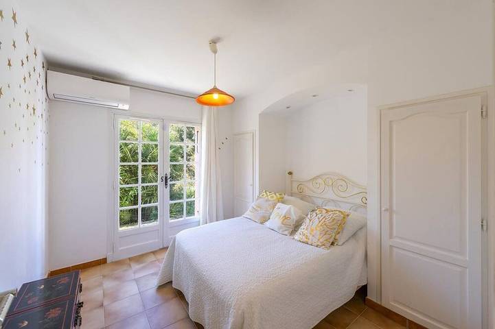 Location de vacances pour 10 personnes, avec jardin ainsi que balcon et jacuzzi dans Plage D Aigue Bonne - 3