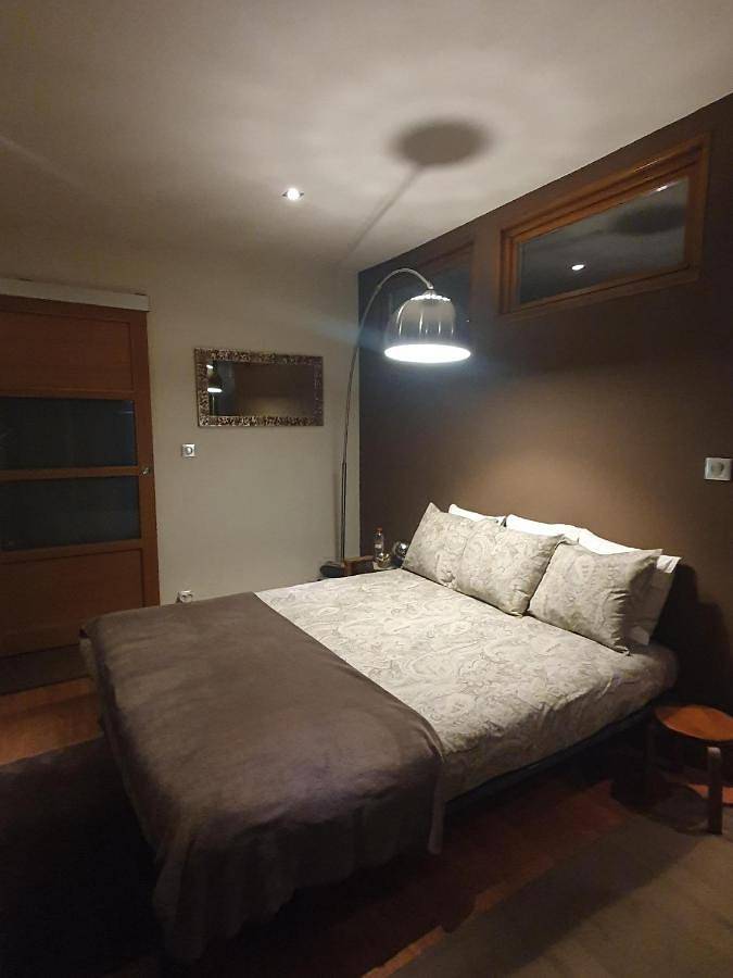 Appartement de vacances entier, Double Room with Private Bathroom in Écully, Lyon et ses environs