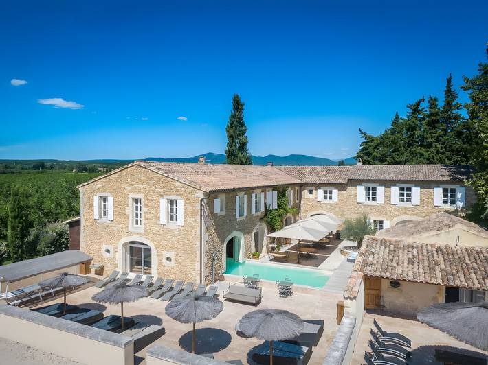 Villa pour 32 personnes, avec Jacuzzi et Jardin ainsi que Bassin pour enfant et Sauna dans le Vaucluse