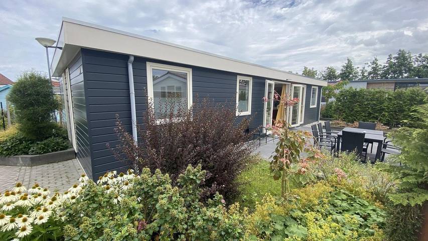 Appartement voor 8 personen, met terras en balkon/terras in Sint-Annaland