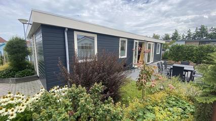 Chalet für 8 Personen, mit Balkon/Terrasse und Terrasse in Zeeland