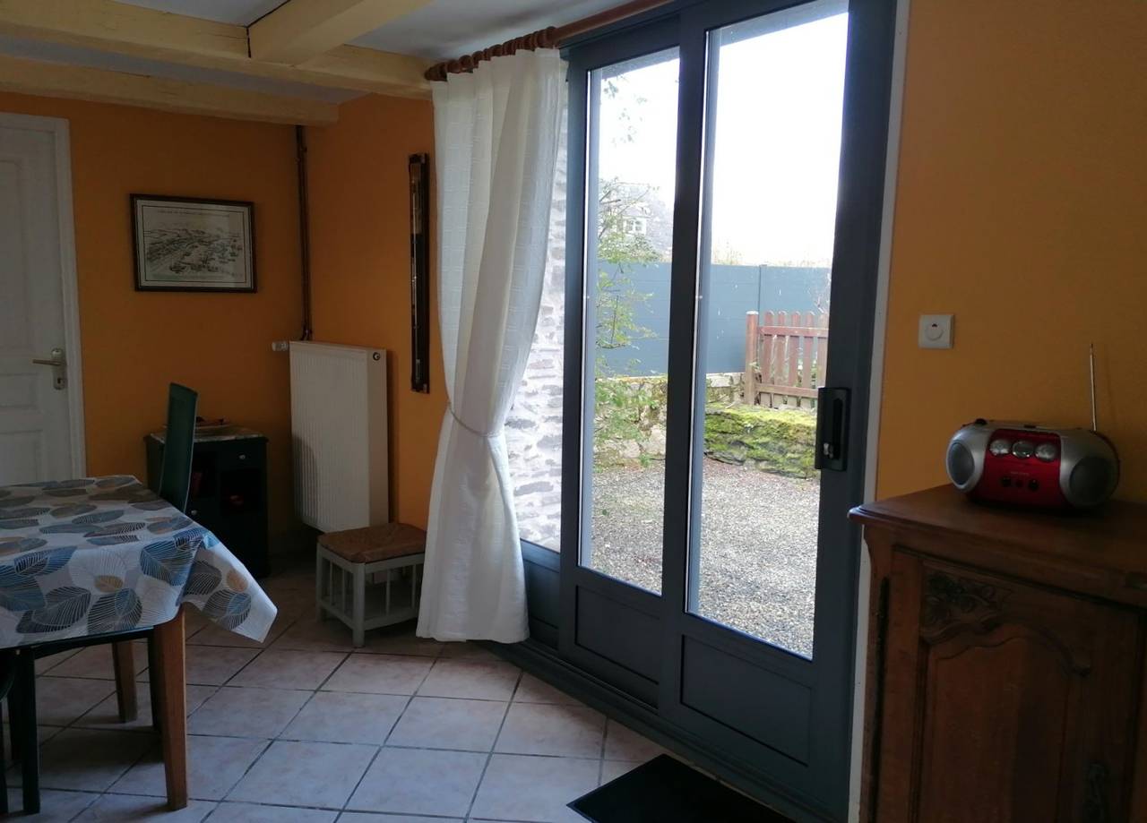 Petite maison en pierre in Cancale, Baie du Mont-Saint-Michel