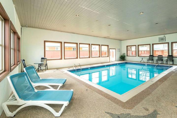 Hôtel pour 2 personnes, avec piscine ainsi que balcon et jacuzzi, animaux acceptés