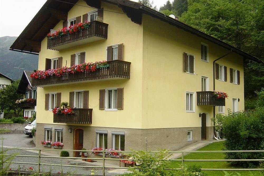 Ganze Wohnung, Ferienwohnung W 9 / 1 Schlafraum / Dusche/Wc - Ferienhaus Hotel Post in Großkirchheim, Bezirk Spittal an der Drau