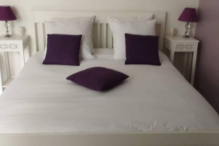 Entire apartment, Bayeux, Le Clem's Apartment, right in the heart of the city and near the sights. in Bayeux, Bayeux region