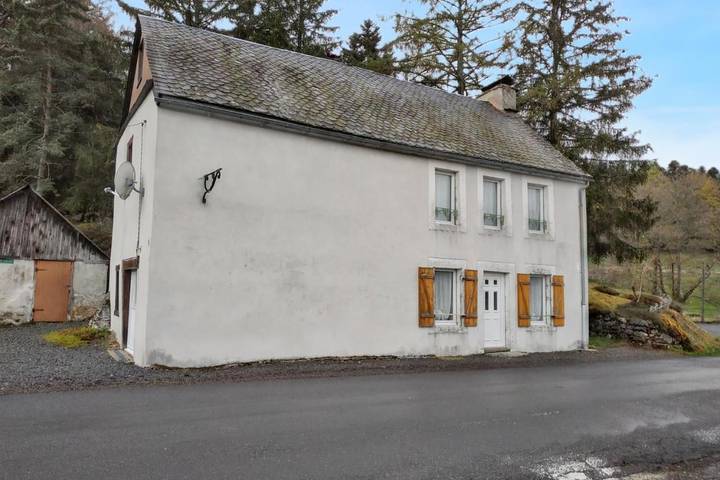 Location de vacances pour 7 personnes, avec vue sur le lac à Saint-Genès-Champespe