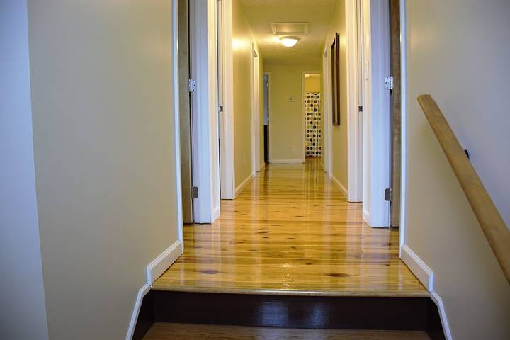 Vacation rental for 26 people, with balcony and yard in Geneva-on-the-Lake