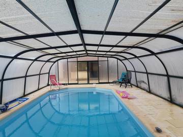 Gîte pour 4 personnes, avec piscine et jardin à Flayat