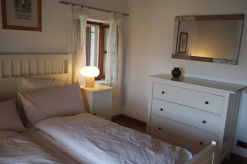 Appartement entier, Appartement de vacances dans maison individuelle avec vue extraordinaire in Vallebona, Riviera di Ponente