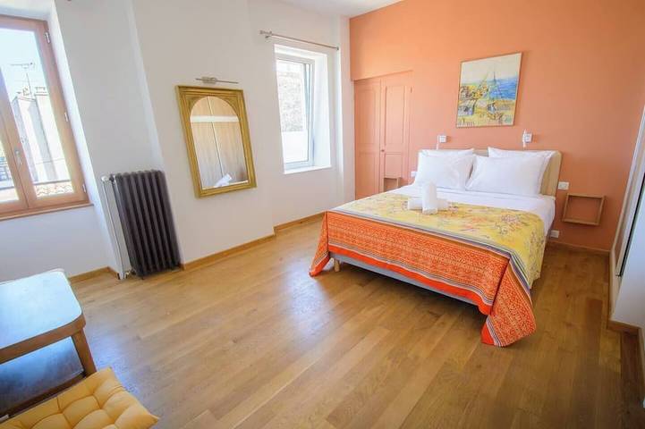 Location de vacances pour 14 personnes, avec balcon et jardin à Étoile-sur-Rhône - 4