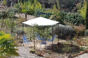 Gîte pour 4 personnes, avec jardin et piscine à Esparron-de-Verdon