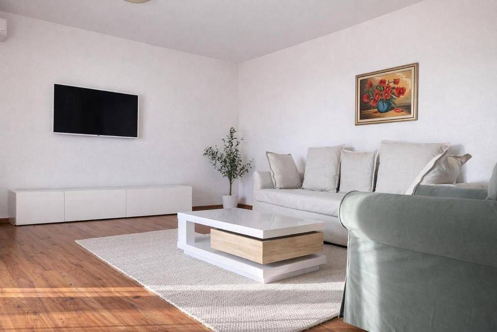 Ganze Wohnung, 3-Zimmer-Ferienwohnung mit Terrasse Novigrad A-24976-a in Novigrad, Umag und Umgebung
