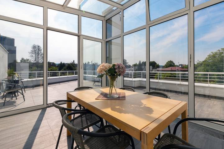 Appartement entier, Three-Level Apartment with a Terrace | Near the Beach in Orłowo, Gdynia