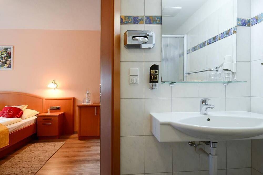 Doppelzimmer mit Dusche, Wc - Traunstein, Gasthaus Landhotel in Abtenau, Tennengau