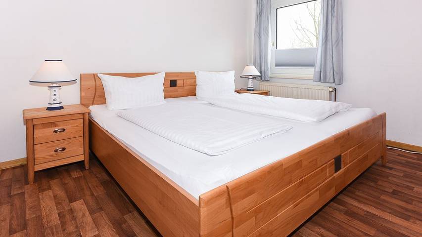 Ferienwohnung für 7 Personen, mit Pool und Garten in Bensersiel - 2