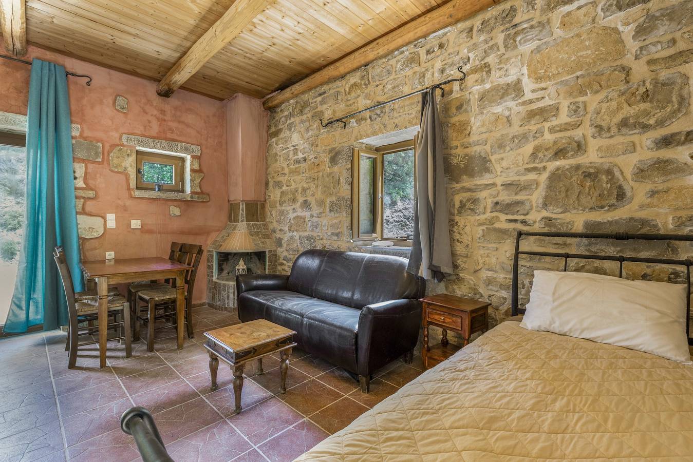 Finca 'Akros Oreon Ferienwohnung Voliares' mit Bergblick, privater Terrasse und Wlan in Iraklio-Heraklion und Umgebung