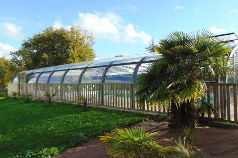 Zecamping 3* piscine couverte animations locatif 16m2 4 pers in Avrillé (Vendée), Vendée