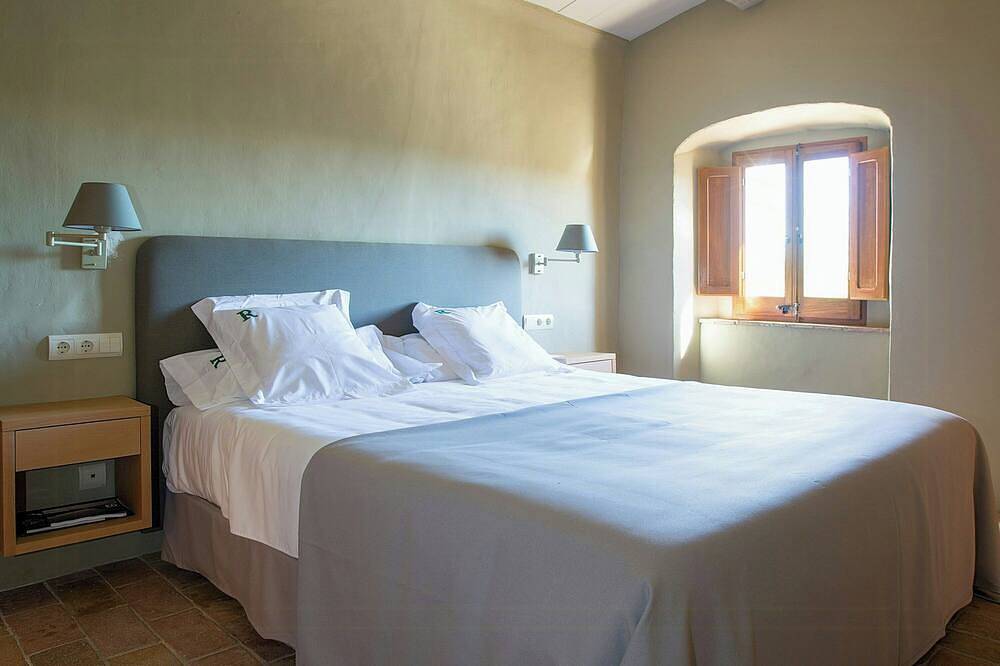 Apartamento entero, Apartamento del s. Xviii con jardín cerca de Begur in Regencós, Costa Brava