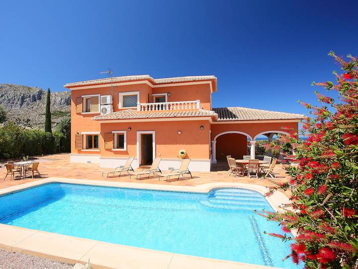 Holiday home for 6 people, with view and garden as well as pool and terrace - 1