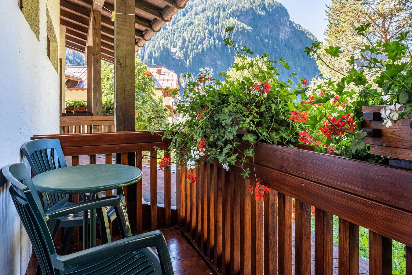 Appartement entier, Appartement 'Cesa Soramurat Appartamento 4' avec vue sur la montagne, jardin partagé et Wi-Fi in Canazei, Dolomiti Superski