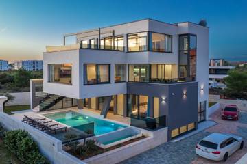 Ferienhaus für 8 Personen, mit Sauna und Garten sowie Balkon und Pool in Medulin