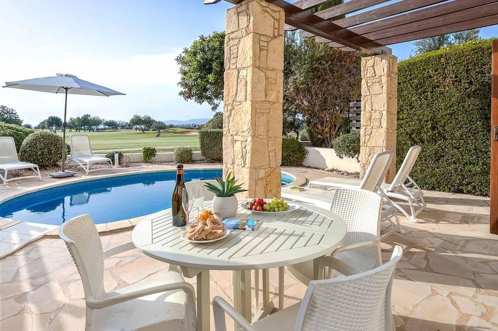 Villa for 4 People in Aphrodite Hills, South Cyprus