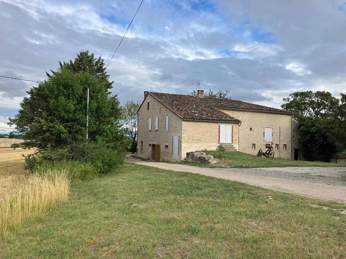 Location de vacances pour 10 personnes, avec terrasse ainsi que jardin et jacuzzi dans Frausseilles - 2
