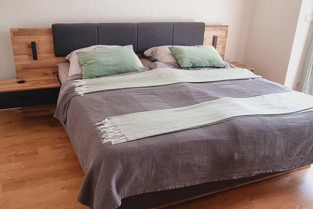 Ganze Wohnung, Wohlfühloase Liebevoll eingerichtete Ferienwohnung 5 Gehminuten zur Altstadt. in Sankt Wendel, Saar-Nahe-Bergland