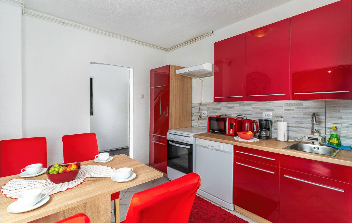 Gemütlich, 2 km vom Fluss Dobra entfernt: WLAN, Terrasse und Parkplätze in Delnice, Primorje-Gorski Kotar