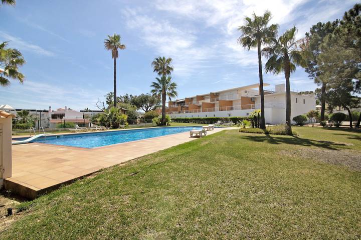 Location de vacances pour 4 personnes, avec Jardin à Albufeira