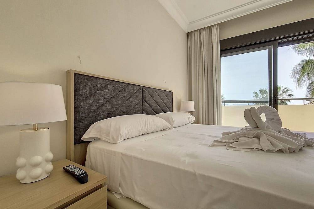 Entire apartment, Penthouse apartment with jacuzzi in Roda Golf, San Javier