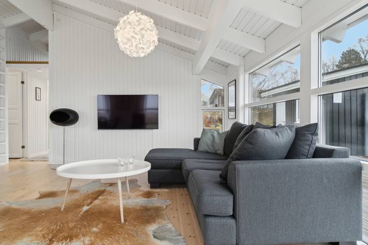 Ferienhaus für 8 Personen, mit Garten und Sauna sowie Ausblick und Seeblick in Orø - 2