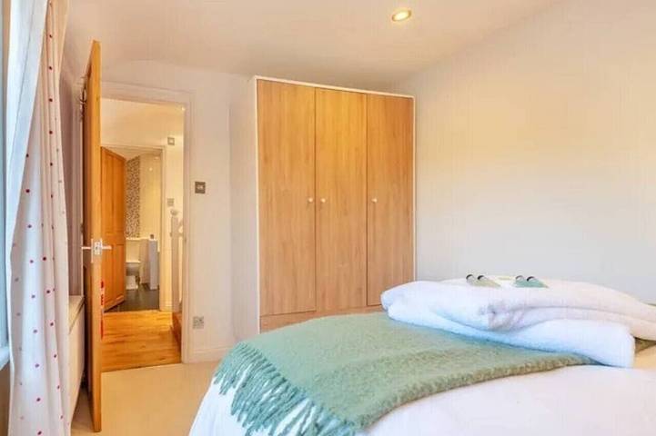 Lymington Retreat with Garden in Lymington, Hampshire