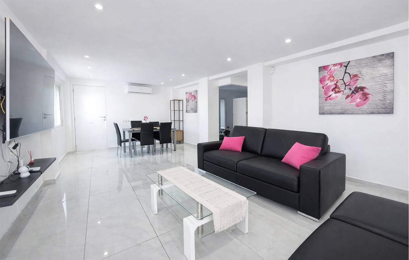 Encantador apartamento de 2 dormitorios con piscina cerca de Vilamarxant y la pizzería Don Rafaello in Villamarchante, Provincia de Valencia