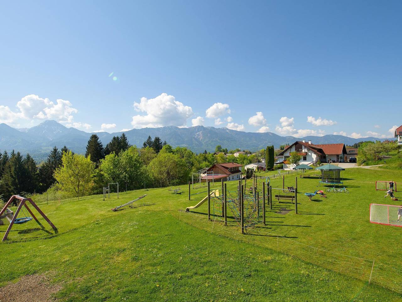 Ganze Ferienwohnung, Appartementhaus Drobollach - Grünterrasse, 4 Personen in Karawanken und Bachergebirge, Villach