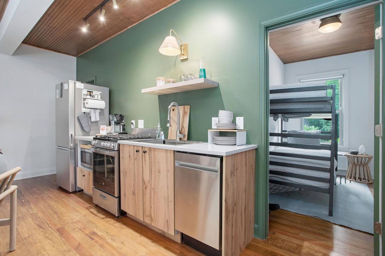 Apartamento entero, The Neighborhood Hotel Grand Beach Suite 6 - Two Bedroom w Bunk in Condado de Berrien