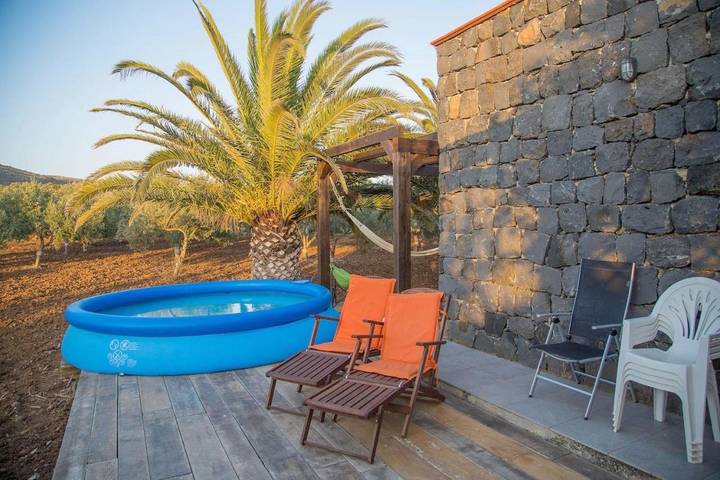 Location de vacances pour 5 personnes, avec jardin et piscine à Ustica - 2