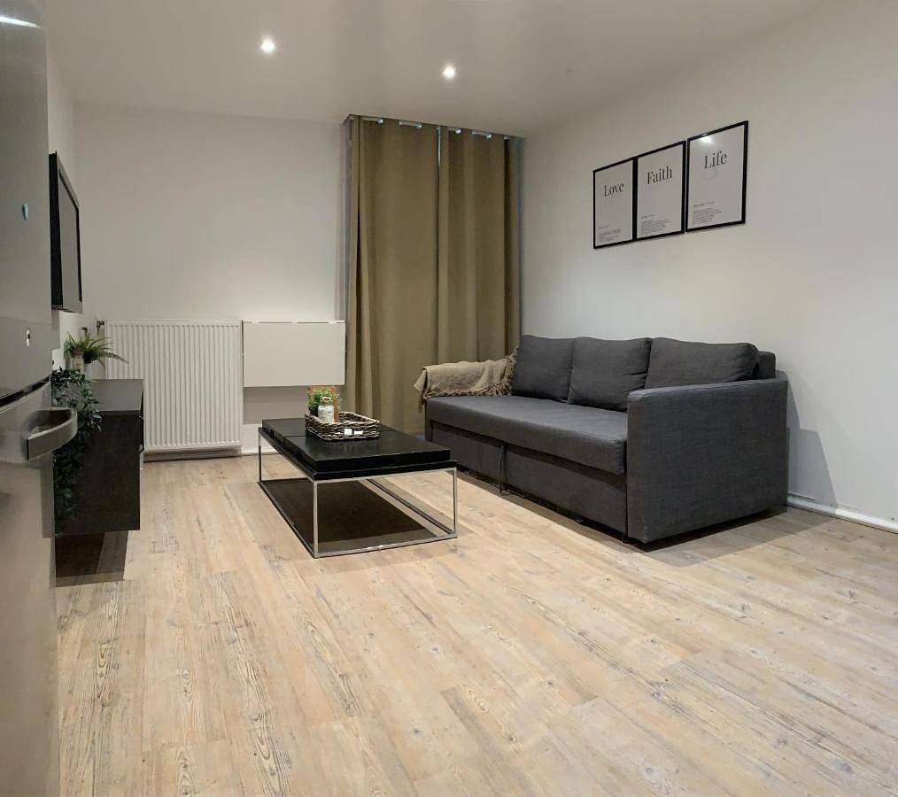 Appartement entier, One-Bedroom Apartment in Gradignan, Région de Bordeaux