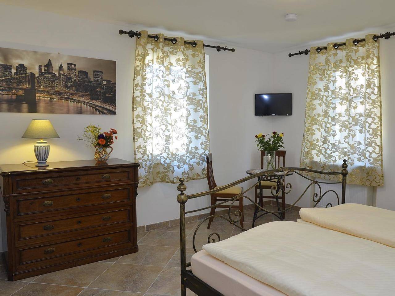 Double Room with Private Bathroom in Maikammer, Südliche Weinstraße