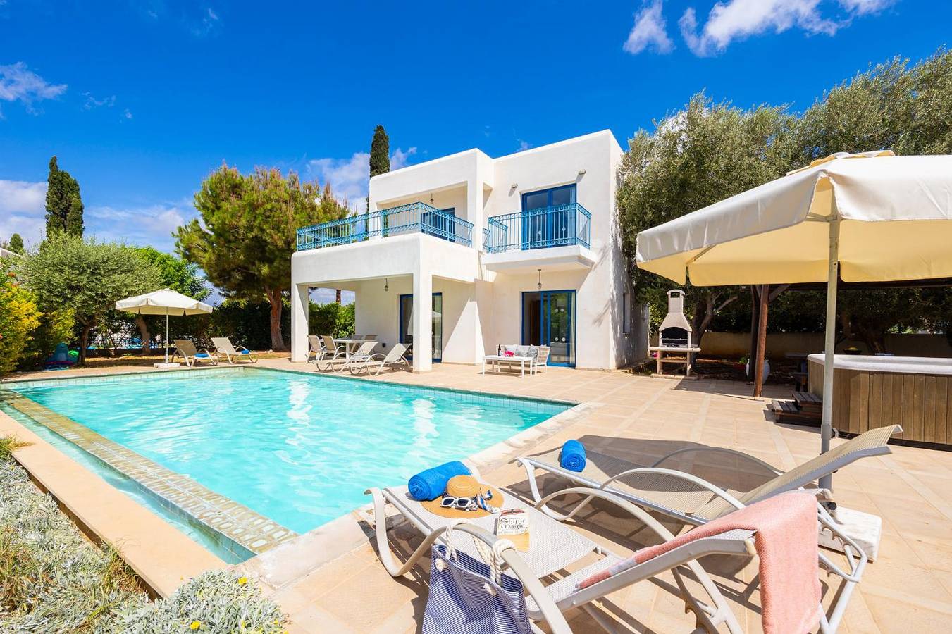 Villa für 7 Personen mit Garten in Peyia, Südzypern