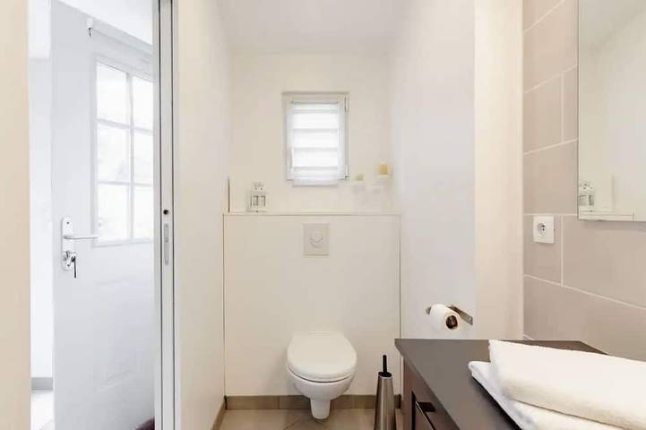 Apartamento entero, Independent studio with Jacuzzi in Sartrouville, Yvelines