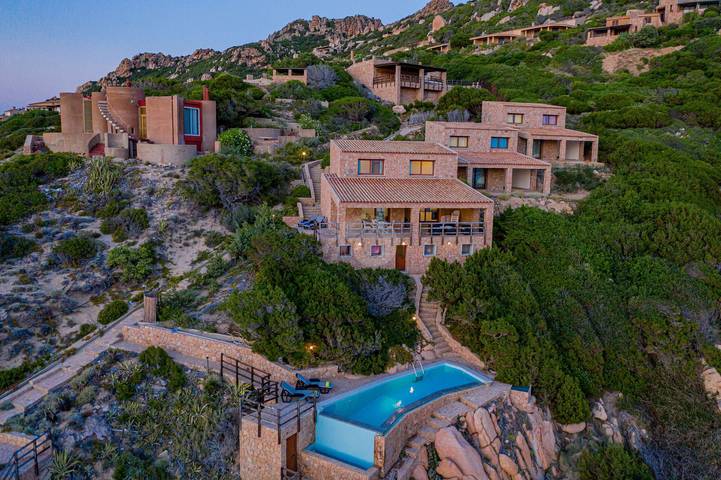Villa Il Saluto del Sole in Costa Paradiso, Trinità d'Agultu e Vignola