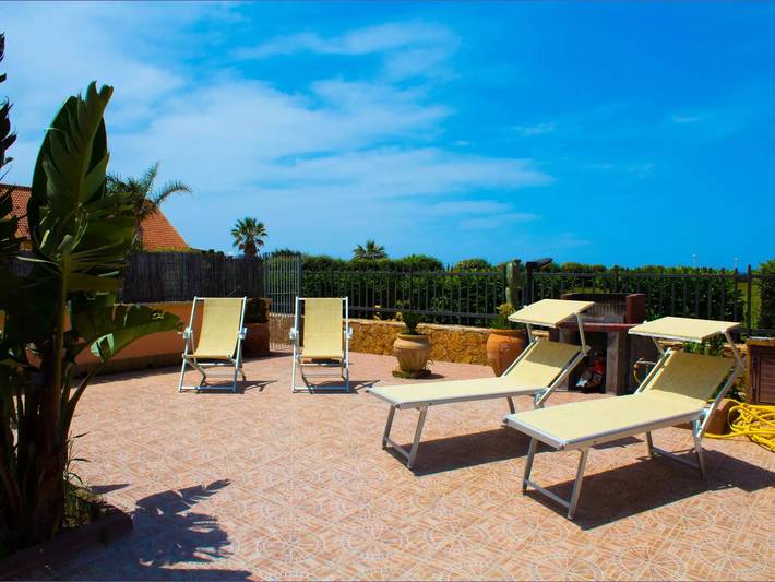 Location de vacances pour 8 personnes, avec jardin à Campofelice di Roccella - 3