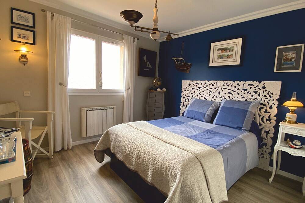 Casa de huéspedes 'Les Hortensias du Monastère' con piscina privada, terraza compartida y Wi-Fi in Saint-Aubin-de-Médoc, Región de Burdeos